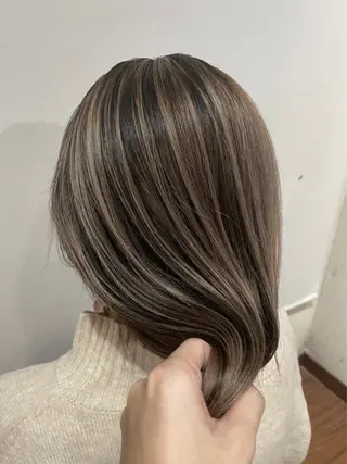 ロング カラー 山口 摩七斗のヘアスタイル