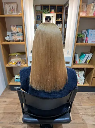 セミロング afloatkobe所属・美髪/髪質改善 川口凌弥のヘアスタイル