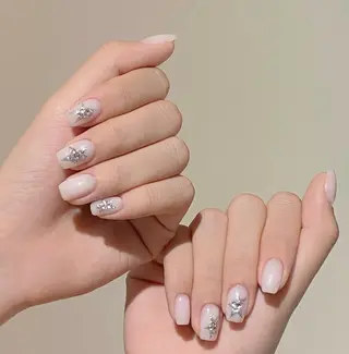 ネイル 高木 維麗絲のネイルデザイン