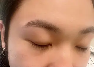 アイブロウ 塩谷 愛梨のマツエク・マツパデザイン