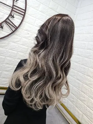 ロング ANKH CROSS 池袋所属・*エクステ/髪質改善 カラー特化*マサキのヘアスタイル