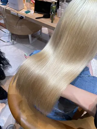 ロング 脱白髪染め/ 髪質改善/ハクのヘアスタイル