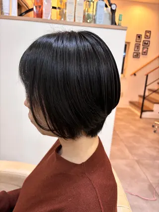 ショート シンセティックヘアデザイン所属・吉井 愛のヘアスタイル
