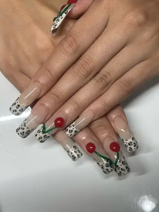 ネイル オーロラ所属・YUI nailのネイルデザイン