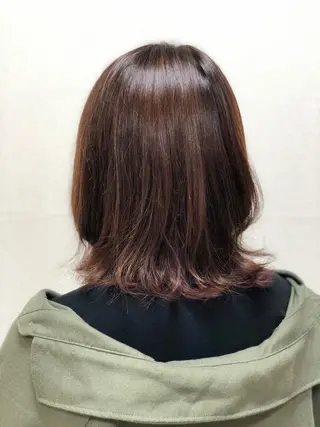 ミディアム カラー 阿部 美咲のヘアスタイル