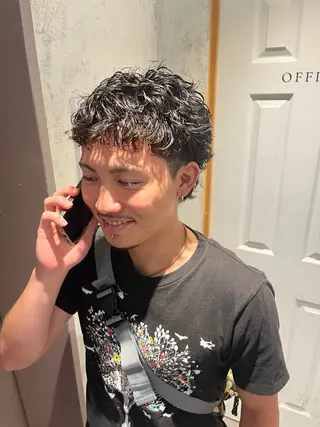 ショート パーマ メンズ 川崎 翔汰郎のヘアスタイル