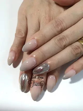 ネイル Trinity staffのネイルデザイン