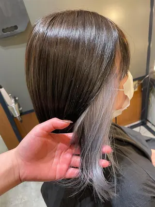 ミディアム 横山 菜摘のヘアスタイル