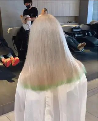 セミロング カラー パーマ ヘアアレンジ メンズ キッズ ネイル マツエク・マツパ LINDOTOKYO梅田所属・酸性ストレート 髪質改善大槻勇樹のヘアスタイル