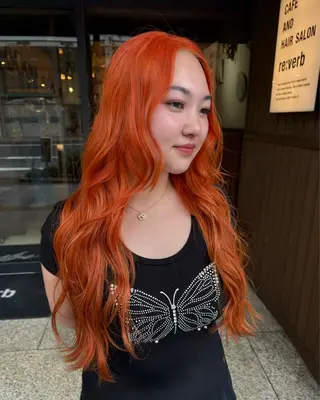 ロング カラー ヒナ子🦋 ブリーチカラーのヘアスタイル
