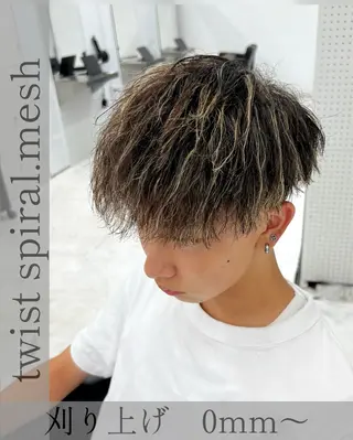 ショート カラー パーマ 豊崎 佑輔のヘアスタイル