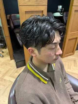 ショート パーマ メンズ 溝口 槙里也のヘアスタイル