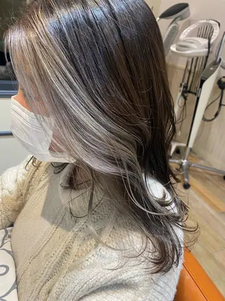 ミディアム カラー 宮内 真乃のヘアスタイル