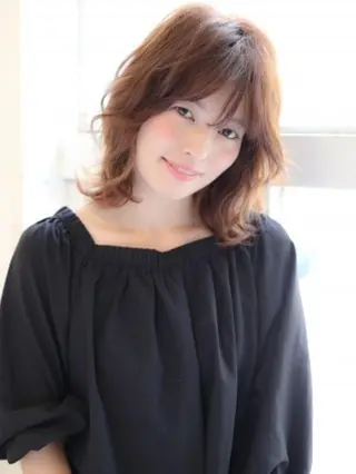 ミディアム 江原 彩華のヘアスタイル
