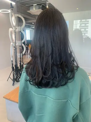 セミロング 海外レイヤーカット 🇺🇸山村拓士のヘアスタイル