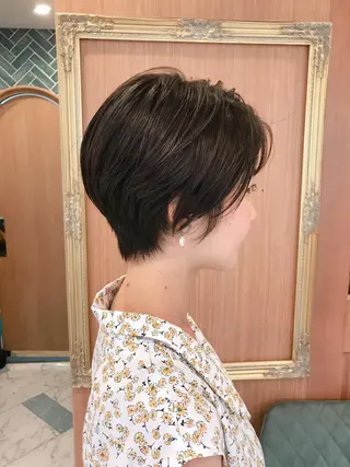 ショート Lond enikaのヘアスタイル