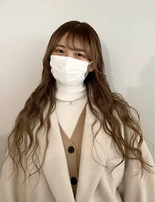 カラー ミルクティーベージュ ブリーチ🖤サヤカのヘアスタイル