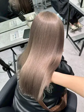 カラー PELE/ハイトーン /アズマタイチのヘアスタイル