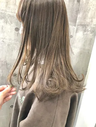 セミロング Trip 大名🌟 ブリーチなしカラーのヘアスタイル