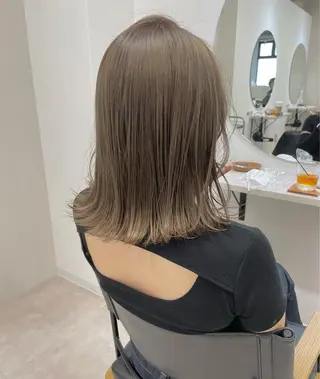 ミディアム KAORU オリーブカラーのヘアスタイル