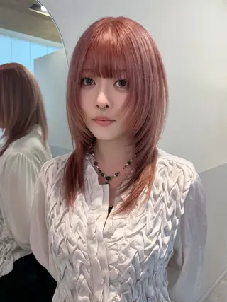 ミディアム ViVIE   AOYAMA所属・RiA/レイヤーカッ ト/ハッシュカットのヘアスタイル