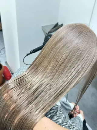 ロング カラー ヘアアレンジ 久米 治仁のヘアスタイル