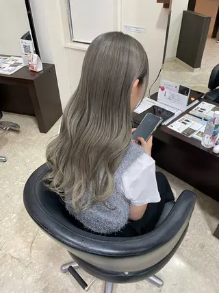 ロング 平田 華菜のヘアスタイル