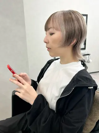 ショート カラー ナカジマ ナナのヘアスタイル