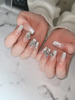 ネイル NEO Beauty Salon所属・𝐍𝐄𝐎 𝐉𝐔𝐑𝐈のネイルデザイン