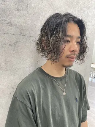 メンズ フェードパーマ 新倉幸之助のヘアスタイル