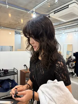 セミロング パーマ NOUN所属・eri kinjoのヘアスタイル