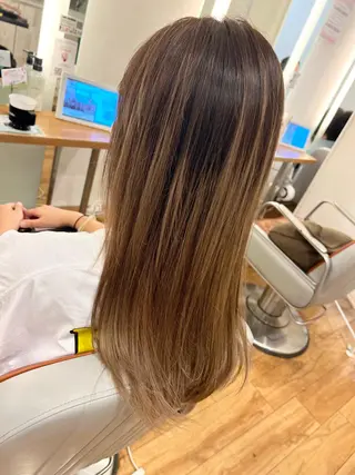 カラー 茅ヶ崎/ハイライト/ ハイトーン/関口実華のヘアスタイル