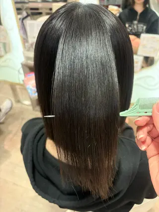 ミディアム レイヤー/ブリ ーチ/ 岡本美優のヘアスタイル