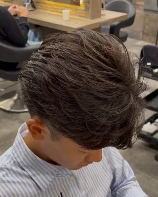 パーマ メンズ センターパート/フェ ザー🔥SHUYAのヘアスタイル