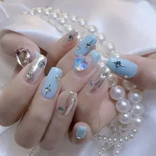 ネイル RAFFINE 月🦋🩵のネイルデザイン