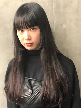 ロング カラー 荒木 依莉亜のヘアスタイル