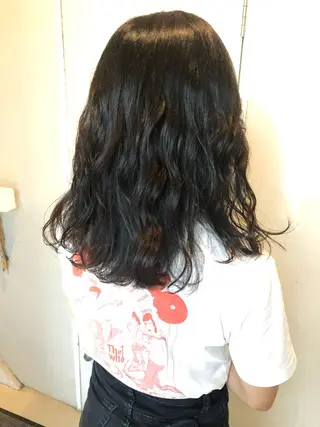 セミロング カラー ,comma momoka🪄のヘアスタイル