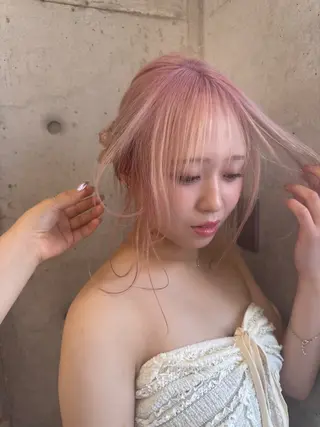 セミロング saki/ハイトーン カラー/薬院のヘアスタイル