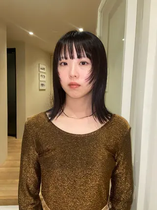 ミディアム アカツ ミナのヘアスタイル