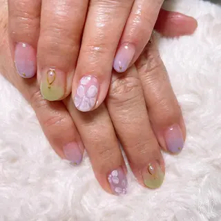 ネイル The Best Beauty受付担当のヘアスタイル