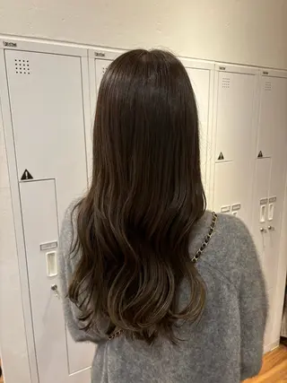 カラー 祝 莉子のヘアスタイル