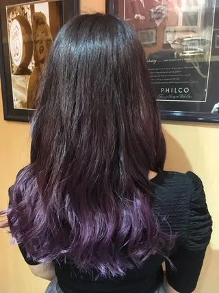 ロング カラー Drei.B.(ドライヴ)所属・ヨシダ アズサのヘアスタイル