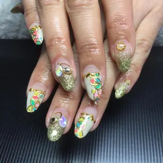 セミロング ネイル 石山 大策のネイルデザイン