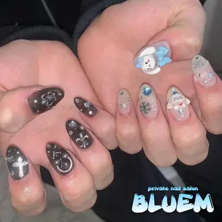 ネイル BLUEM なな🐶のネイルデザイン