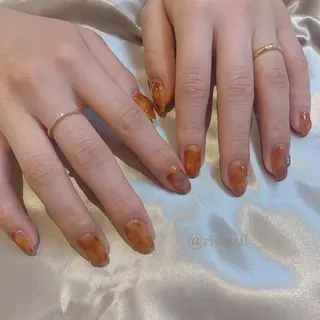 ネイル 𝘙𝘪𝘰𝘯𝘢 ...🕯🤍のネイルデザイン