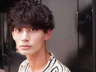 ショート カラー メンズ 波巻きスパイラル🌀 新潟/万代/山下優のヘアスタイル