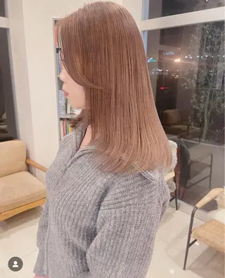 セミロング カラー 三ツ木 真由のヘアスタイル