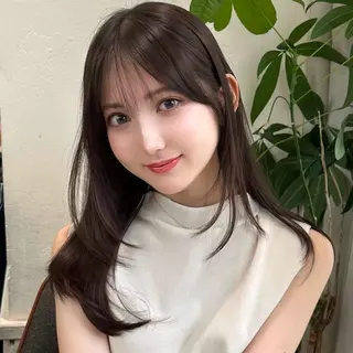 セミロング VIEW YOKOHAMA所属・透明感カラー ／kana‎🤍のヘアスタイル