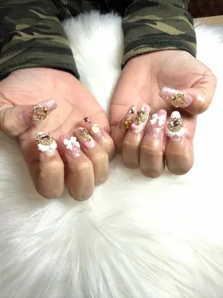 ネイル 江崎 梨菜のネイルデザイン