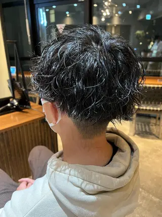 ショート パーマ メンズ fifth JINGUMAE所属・波巻きスパイラルパー マ/シャドウパーマ駿のヘアスタイル